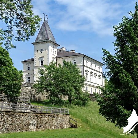 Bildungshaus Schloss Krastowitz Hotel Klagenfurt am Woerthersee Exterior photo